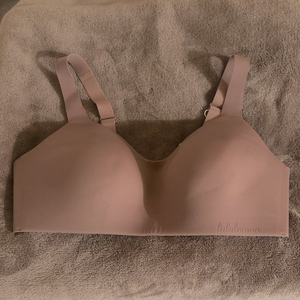 Lulu lemon hold true bra with small tote